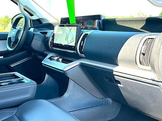 2025 Ford Expedition Active 4x4