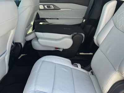 2025 Ford Explorer Platinum RWD