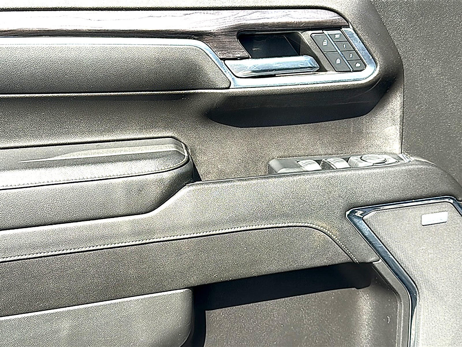 2023 Chevrolet Silverado 1500 4WD Crew Cab Short Bed LTZ