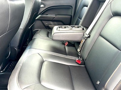 2022 GMC Canyon Crew Cab Short Box 4-Wheel Drive AT4 w/Leather