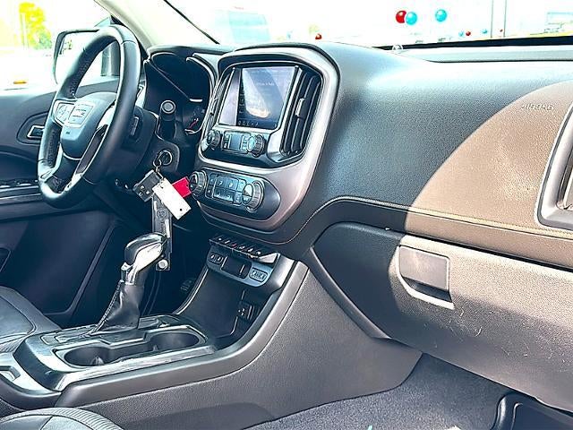 2022 GMC Canyon Crew Cab Short Box 4-Wheel Drive AT4 w/Leather