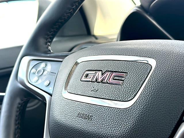 2022 GMC Canyon Crew Cab Short Box 4-Wheel Drive AT4 w/Leather