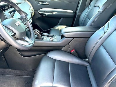 2022 Cadillac XT4 FWD 4dr Premium Luxury