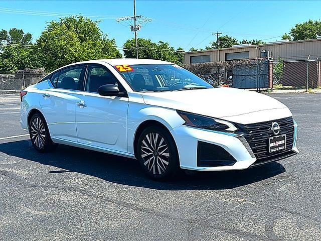 2025 Nissan Altima SV FWD