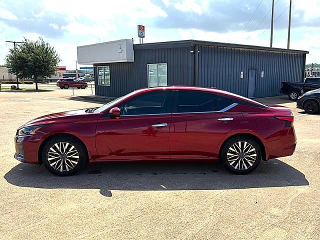 2024 Nissan Altima 2.5 SV Sedan