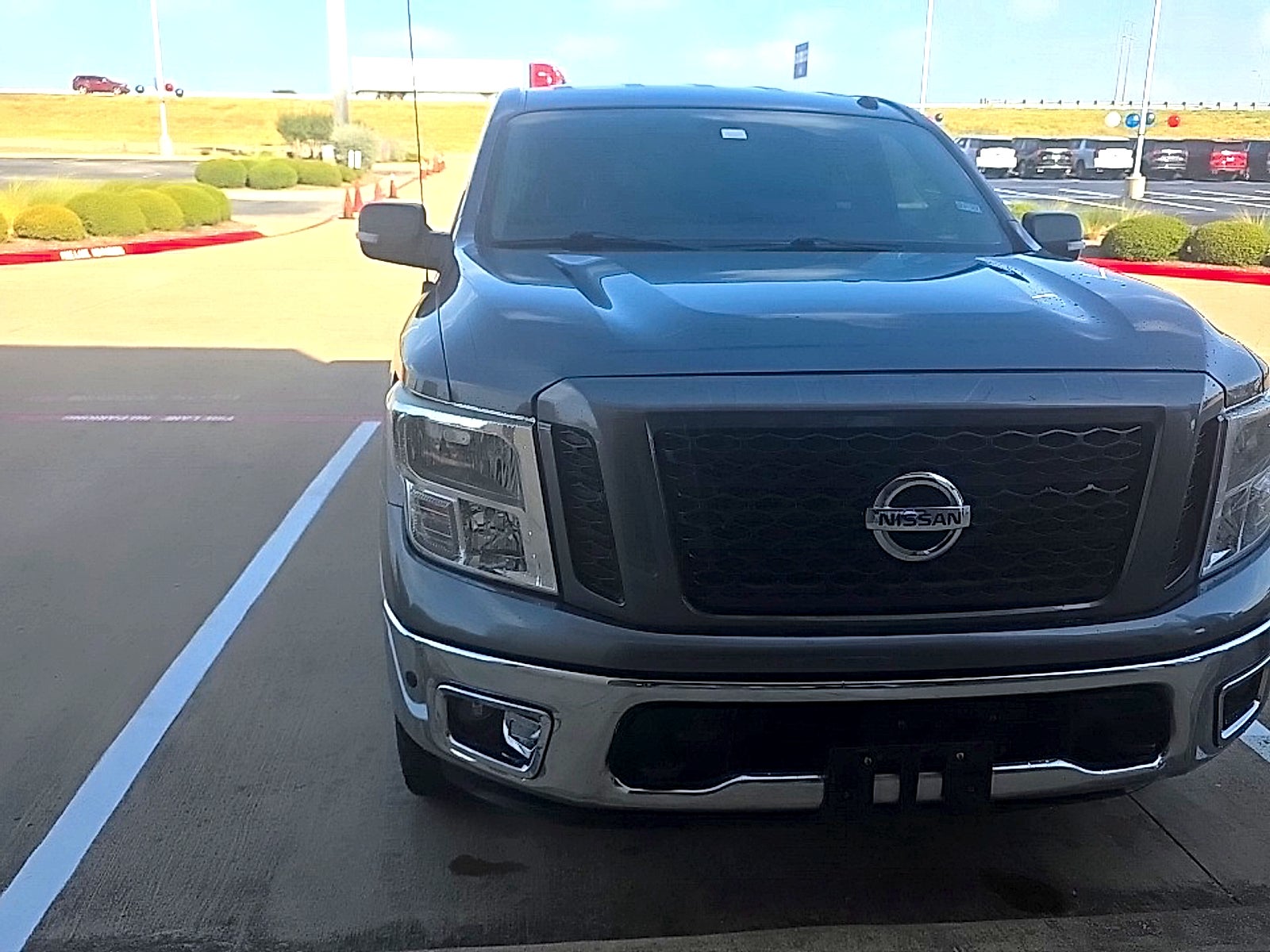 2019 Nissan TITAN SV