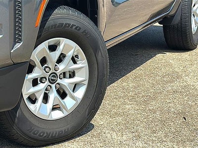 2024 Nissan Frontier Crew Cab 4x2 SV
