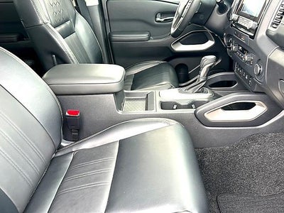 2024 Nissan Frontier Crew Cab 4x4 SL