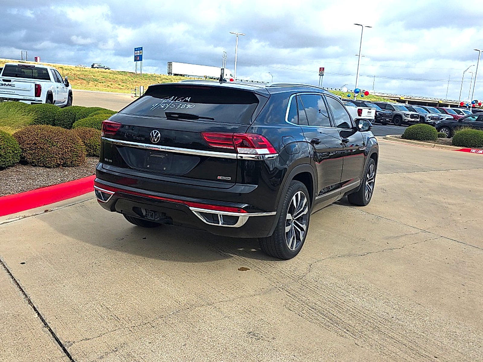 2022 Volkswagen Atlas Cross Sport 3.6L V6 SEL Premium R-Line