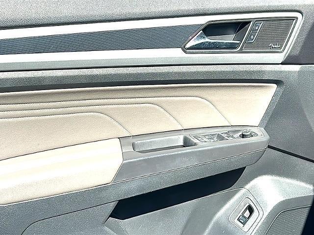 2023 Volkswagen Atlas Cross Sport 3.6L V6 SEL Premium R-Line 4MOTION