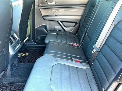2023 Volkswagen Atlas Cross Sport 3.6L V6 SEL Premium R-Line 4MOTION