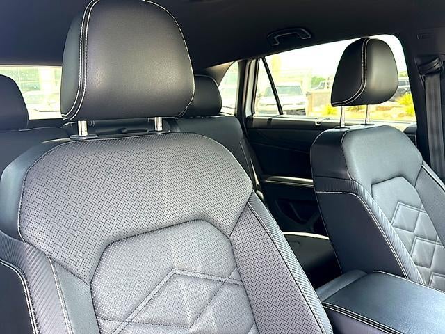 2024 Volkswagen Atlas Cross Sport 2.0T SE w/Technology FWD