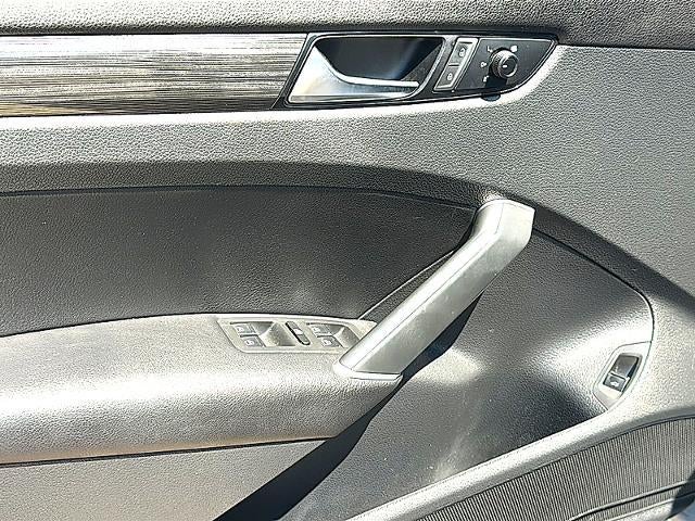 2020 Volkswagen Passat 2.0T R-Line Auto