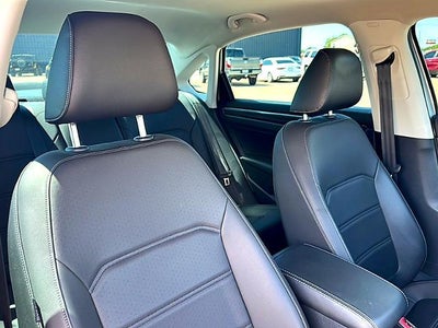 2020 Volkswagen Passat 2.0T R-Line Auto