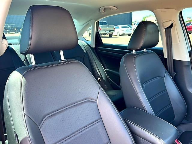 2020 Volkswagen Passat 2.0T R-Line Auto