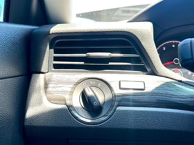 2020 Volkswagen Passat 2.0T R-Line Auto