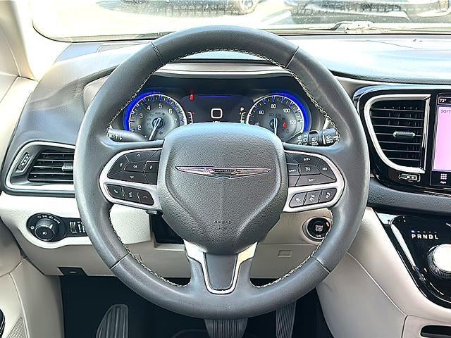 2022 Chrysler Pacifica Touring L FWD