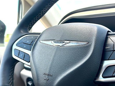2023 Chrysler Voyager LX FWD