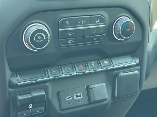 2024 Chevrolet Silverado 2500 HD Crew Cab Standard Box 4-Wheel Drive Custom