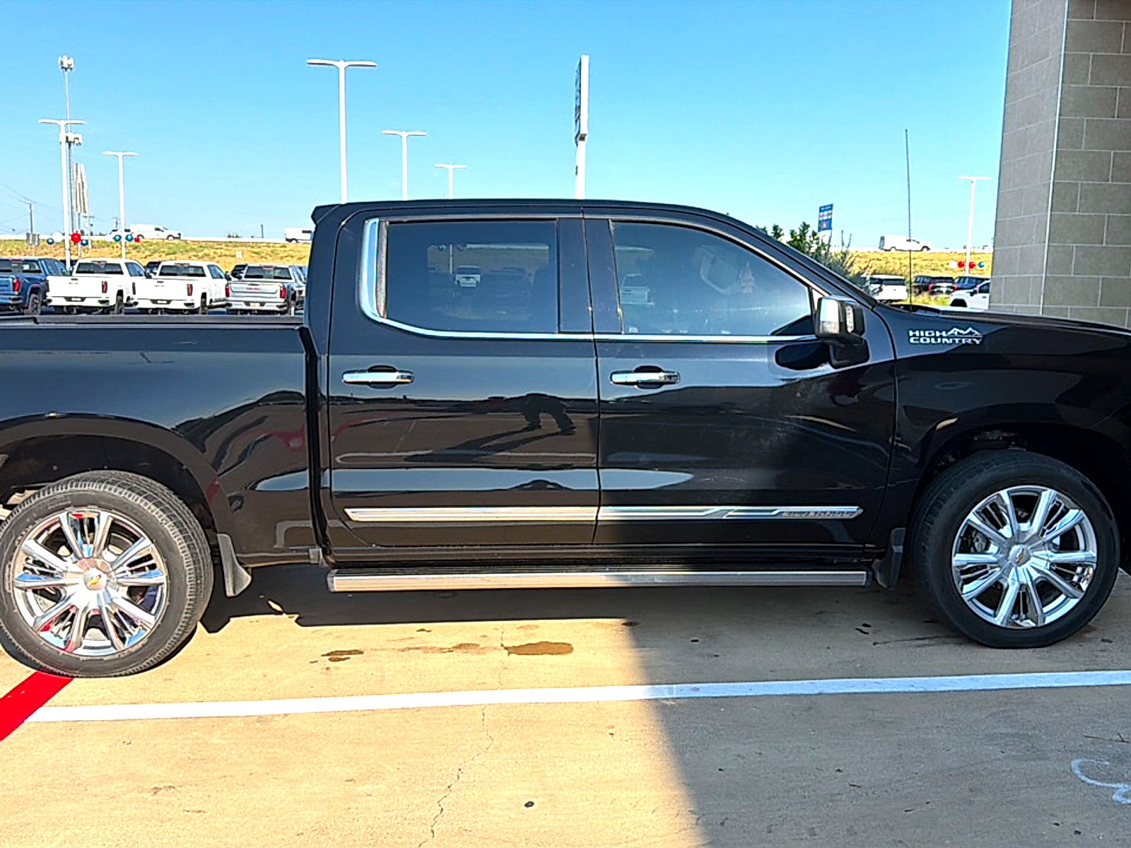 2023 Chevrolet Silverado 1500 4WD Crew Cab Short Bed High Country