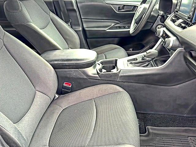 2021 Toyota RAV4 LE FWD (GS)