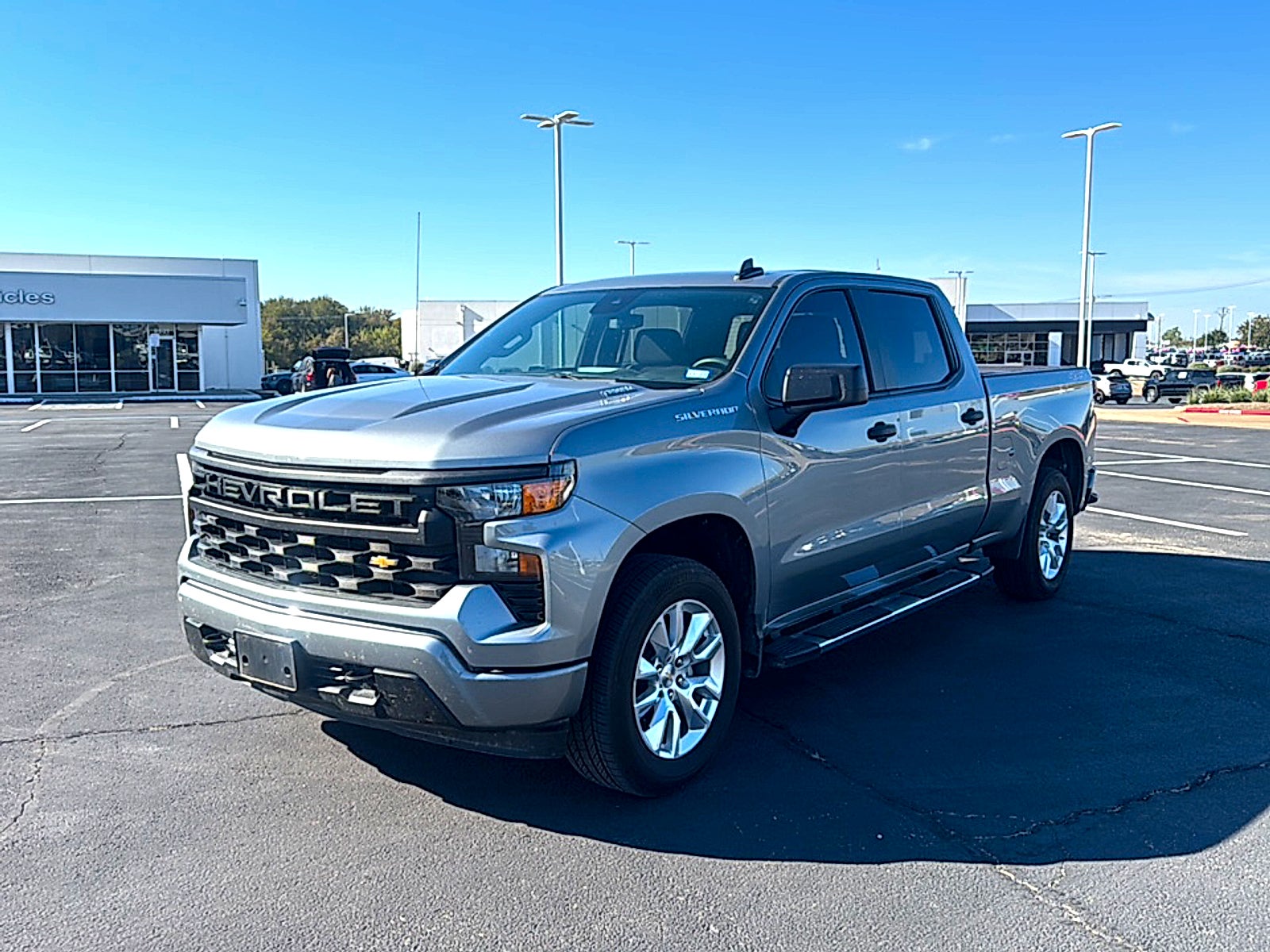 2026 Chevrolet Silverado 1500 4WD Crew Cab Standard Bed Custom