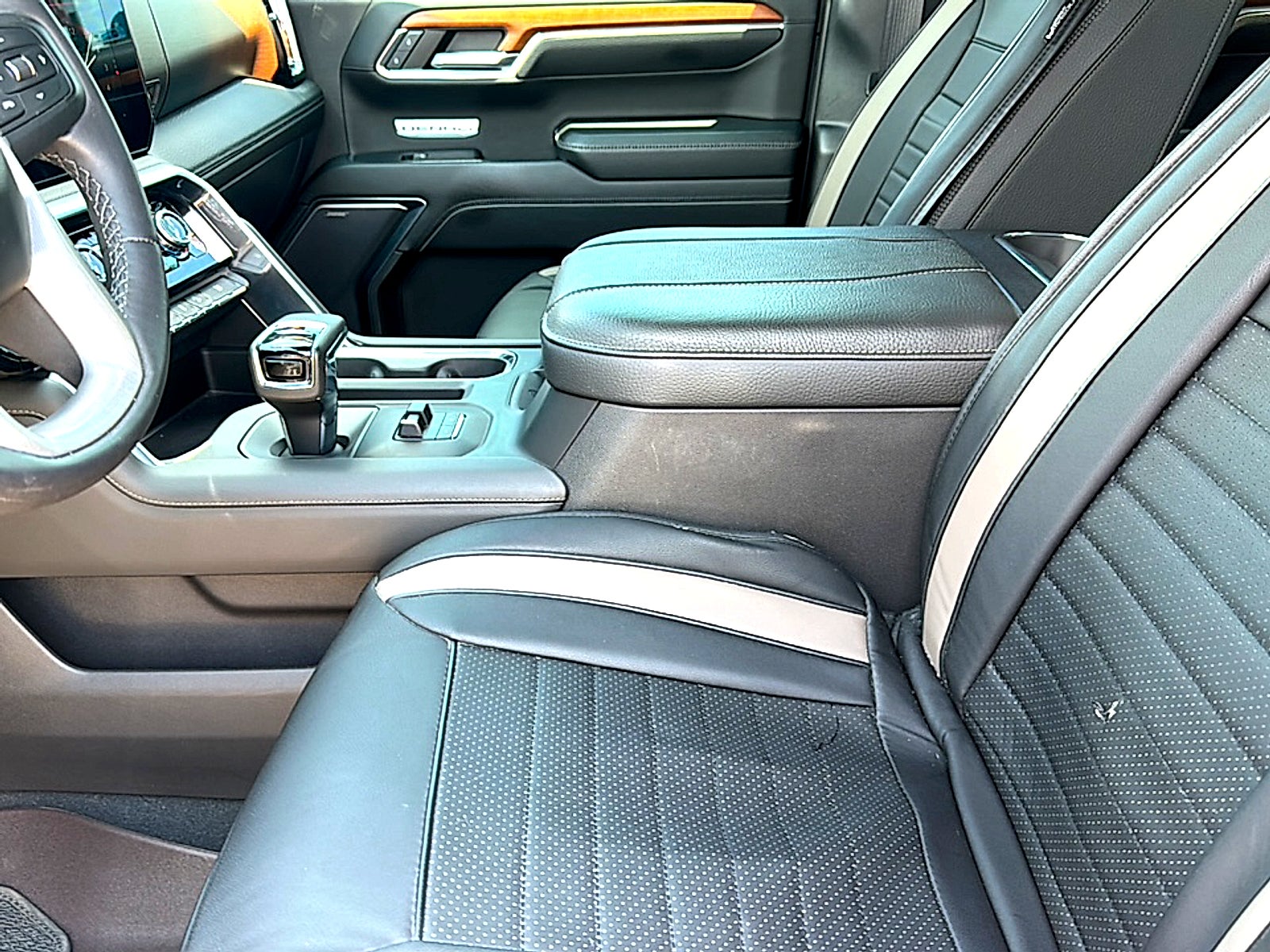 2023 GMC Sierra 1500 4WD Crew Cab Short Box Denali