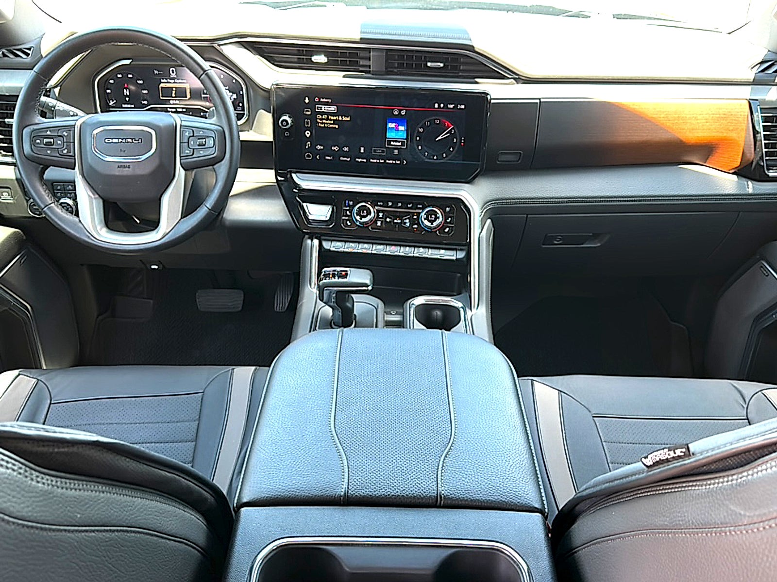2023 GMC Sierra 1500 4WD Crew Cab Short Box Denali