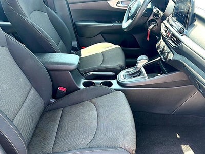 2024 Kia Forte LXS IVT