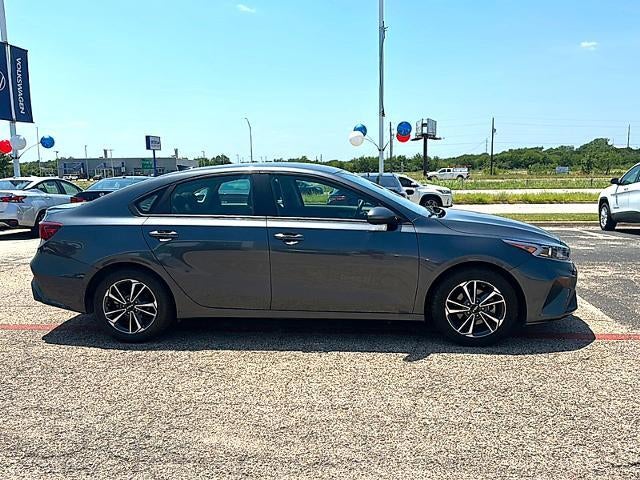 2024 Kia Forte LXS IVT