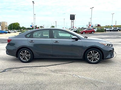 2023 Kia Forte LXS IVT