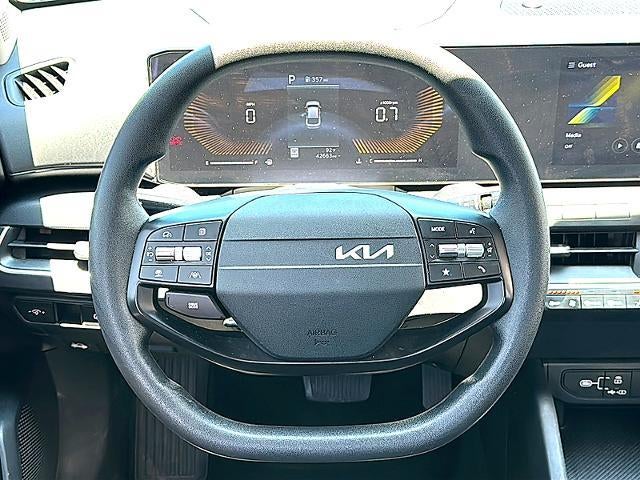 2025 Kia K4 LXS FWD