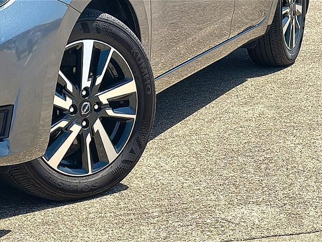 2025 Nissan Versa SV CVT