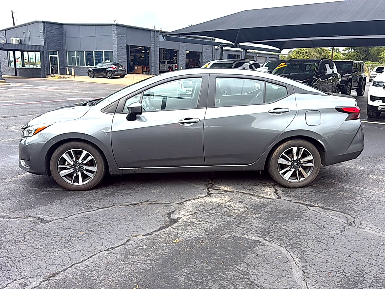 2025 Nissan Versa 1.6 SV