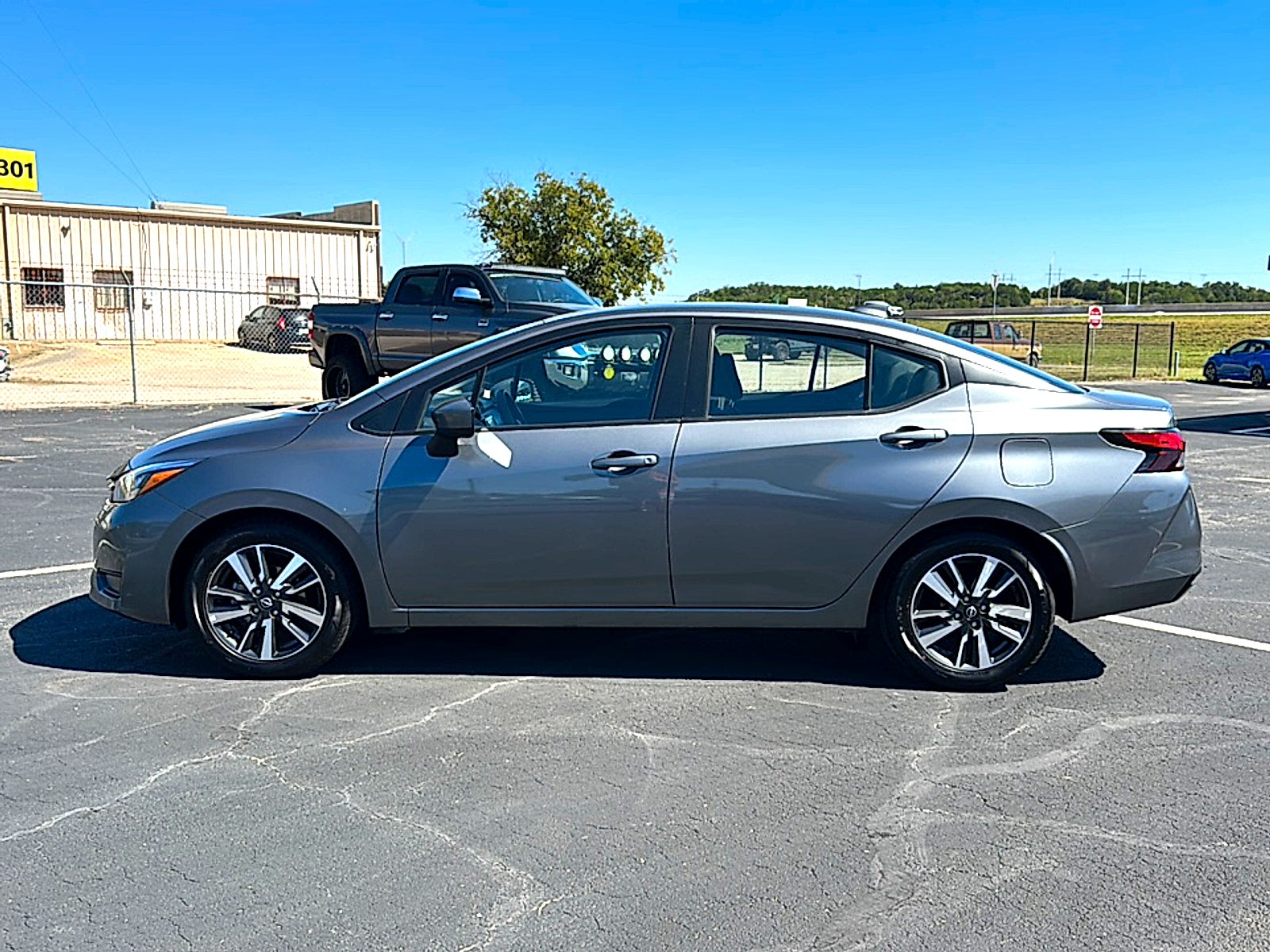 2025 Nissan Versa 1.6 SV