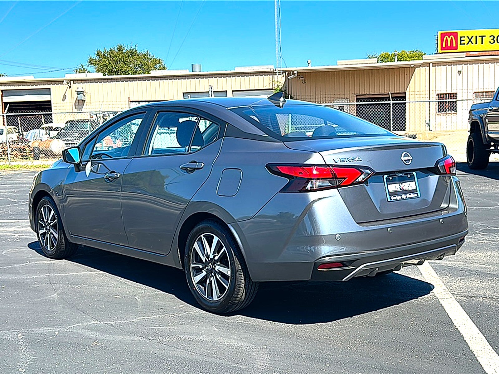 2025 Nissan Versa 1.6 SV
