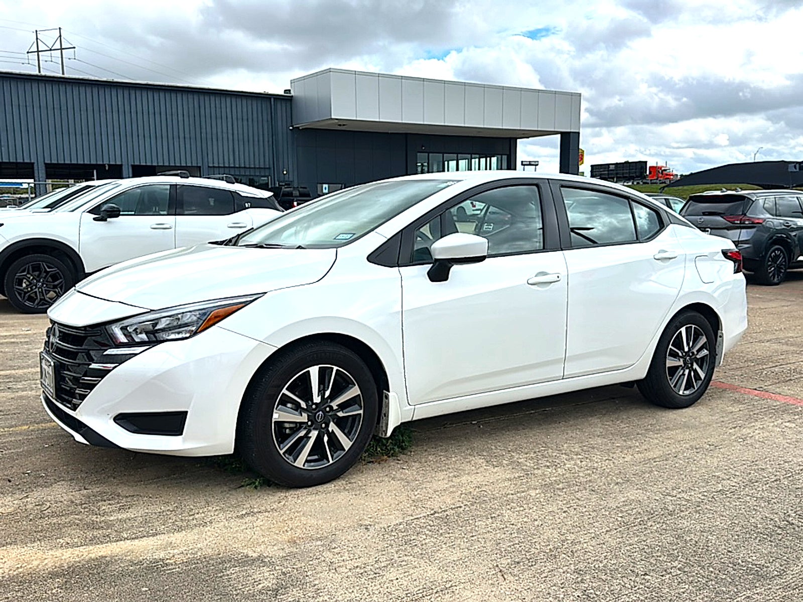 2025 Nissan Versa 1.6 SV