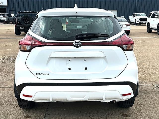 2025 Nissan Kicks Play S FWD