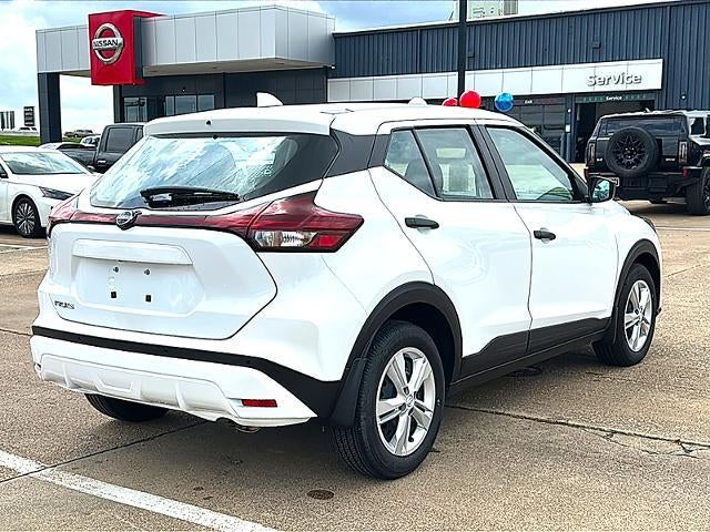 2025 Nissan Kicks Play S FWD