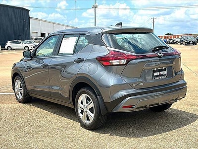2025 Nissan Kicks Play S FWD