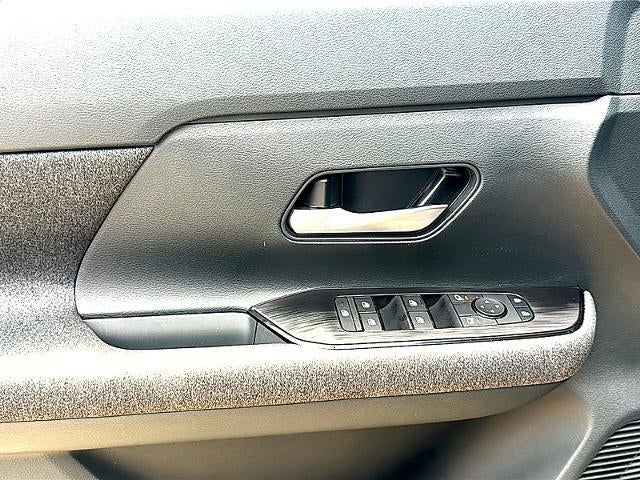 2025 Nissan Kicks SV FWD