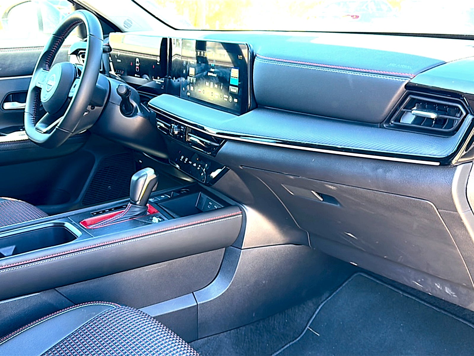 2025 Nissan Kicks SR FWD