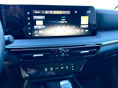 2025 Nissan Kicks SR FWD