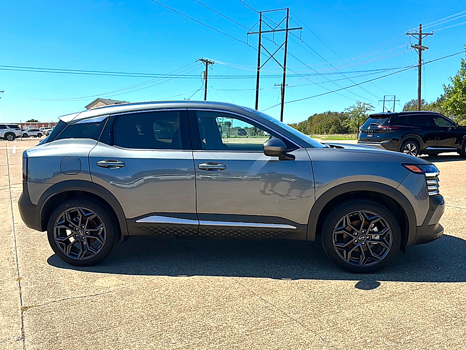 2025 Nissan Kicks SR FWD