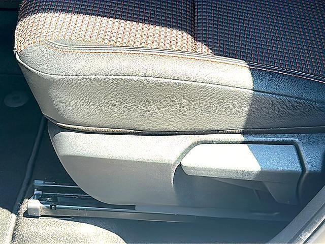 2025 Nissan Kicks SR FWD