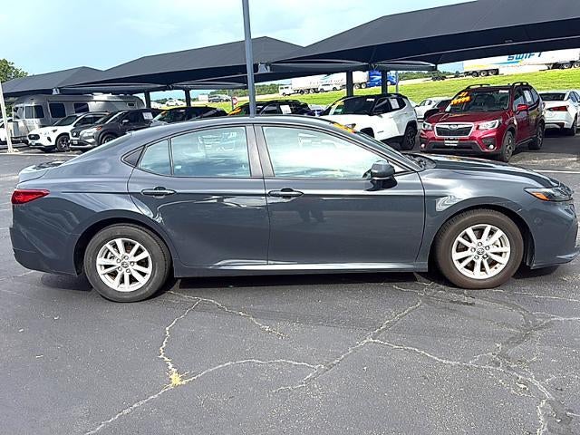 2025 Toyota Camry LE (SE)