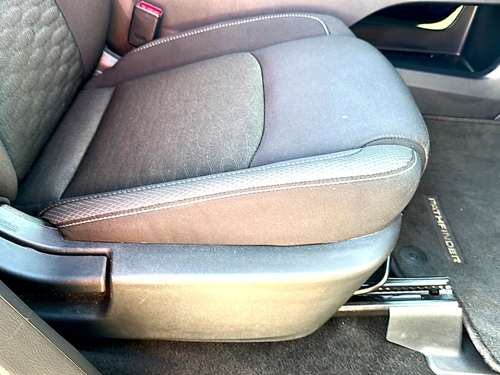2024 Nissan Pathfinder SV FWD