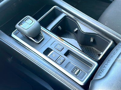 2024 Nissan Pathfinder SV FWD