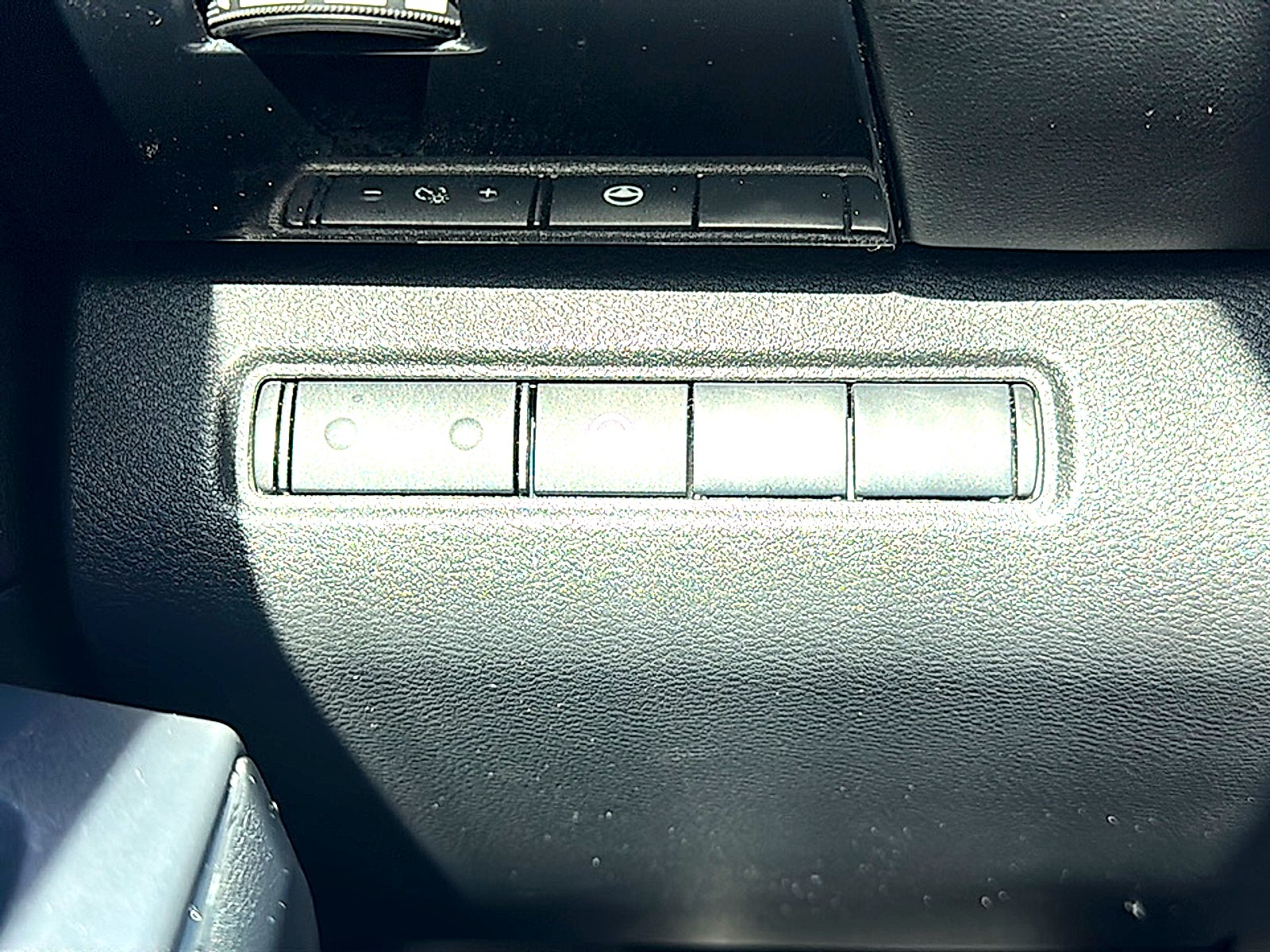 2024 Nissan Pathfinder SV FWD