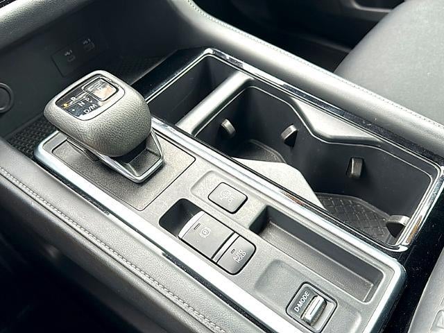 2025 Nissan Pathfinder SV 2WD